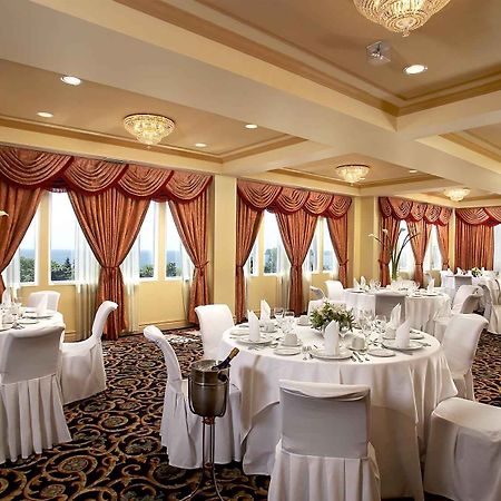 Four Points By Sheraton Toronto Lakeshore Экстерьер фото