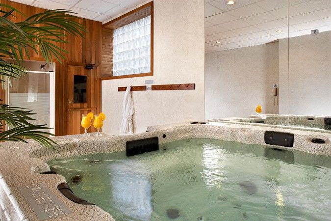 Four Points By Sheraton Toronto Lakeshore Экстерьер фото