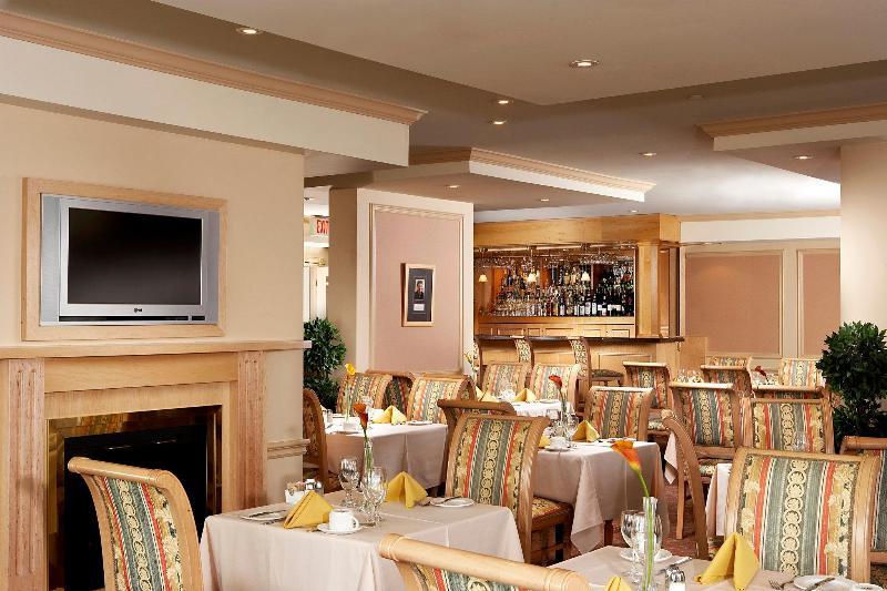 Four Points By Sheraton Toronto Lakeshore Ресторан фото