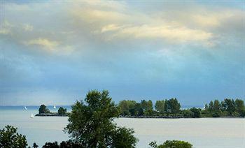 Four Points By Sheraton Toronto Lakeshore Экстерьер фото